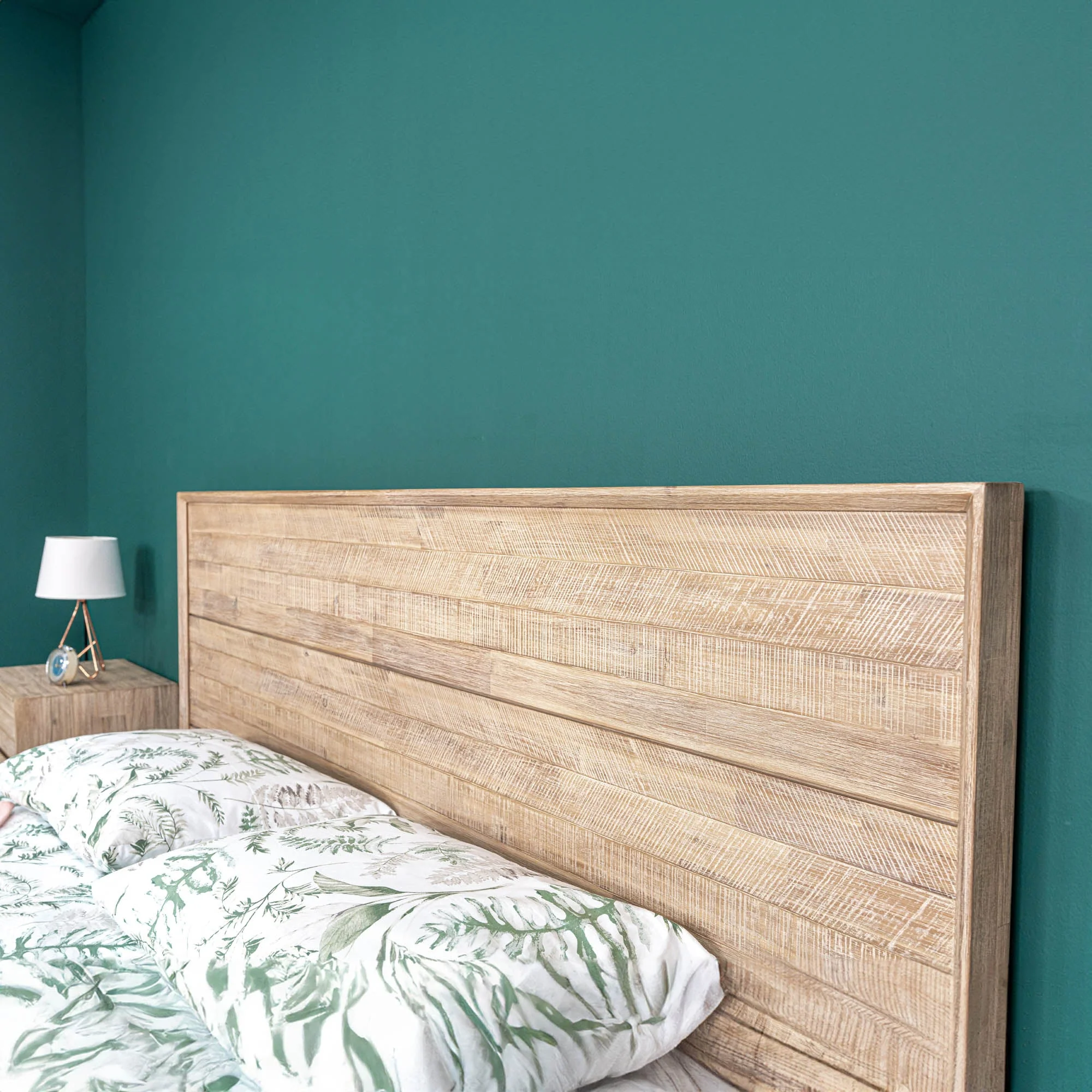 Gia King Bed - Light Driftwood - Image 17