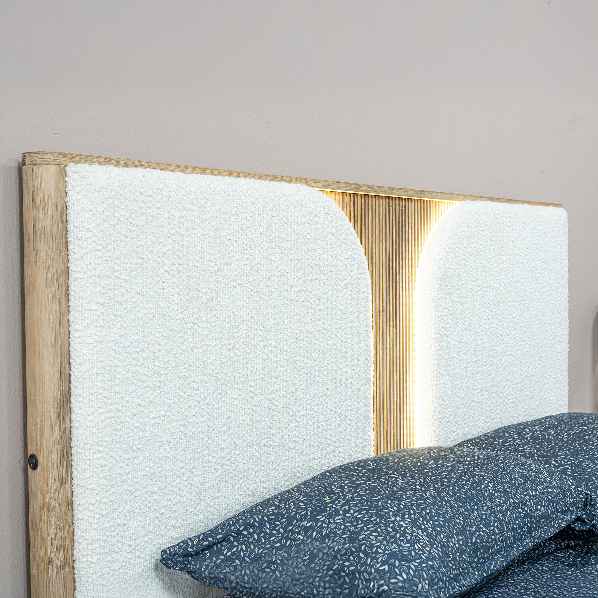 Haru Queen Bed - Image 18